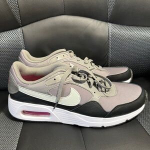 Nike Women's Gray and Black Sneakers